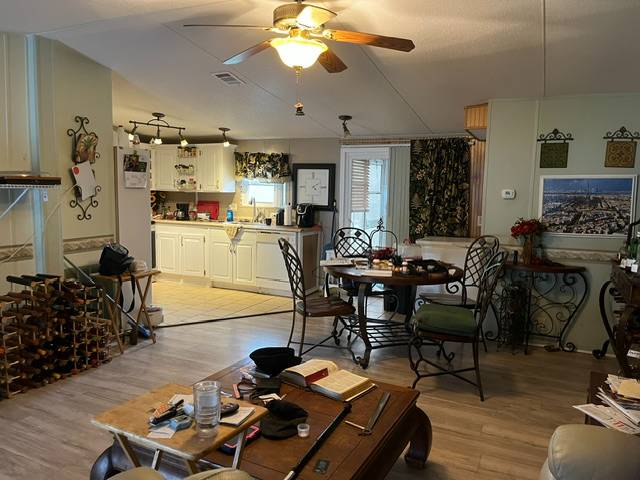 1263 Las Brisas Lane a Winter Haven, FL Mobile or Manufactured Home for Sale